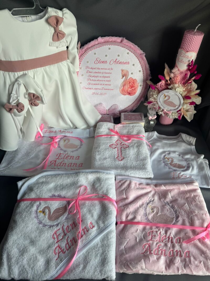 Set trusou lebada cu rochita personalizata si lumanare