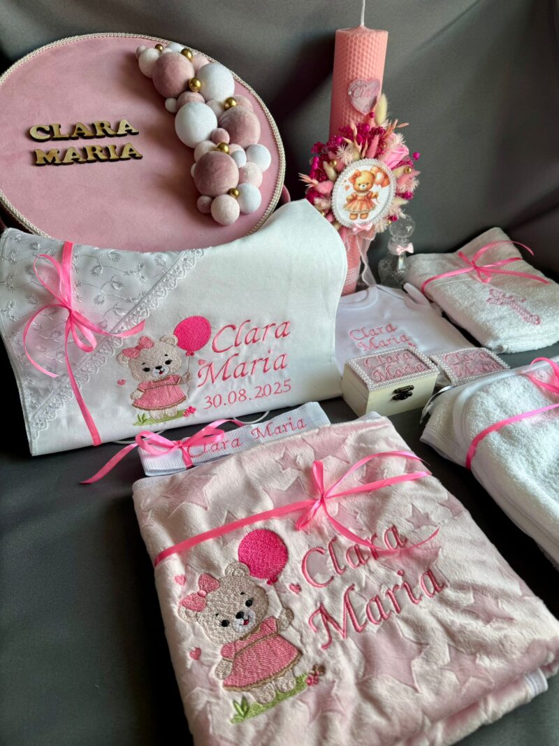 Set Trusou Botez Personalizat Ursulet roz cu baloane si litere lemn