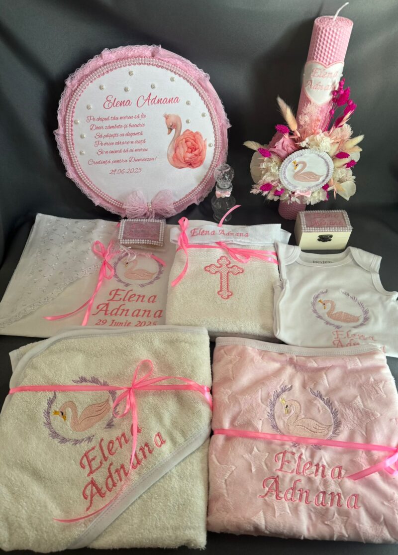 Set trusou lebada cu rochita personalizata si lumanare