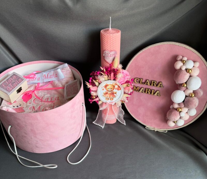 Set Trusou Botez Personalizat Ursulet roz cu baloane si litere lemn