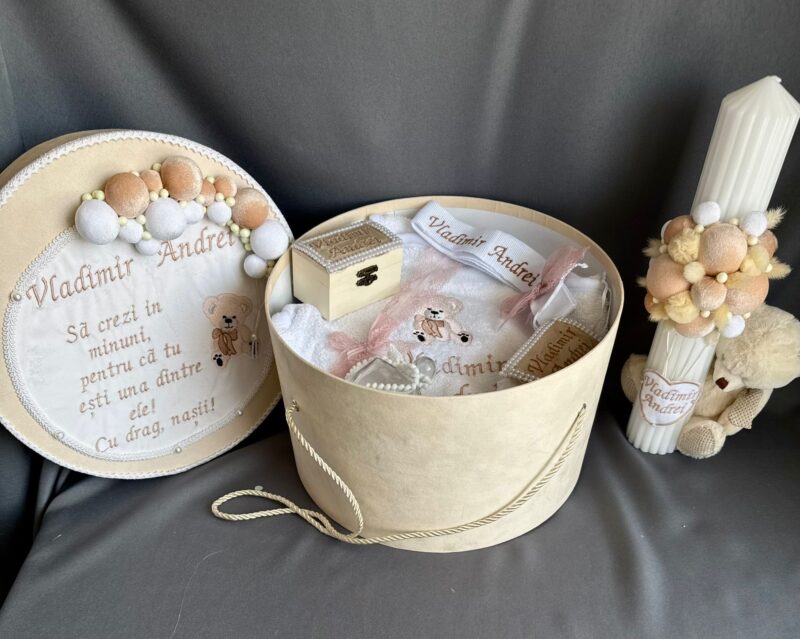 Set trusou ursulet crem cu lumanare